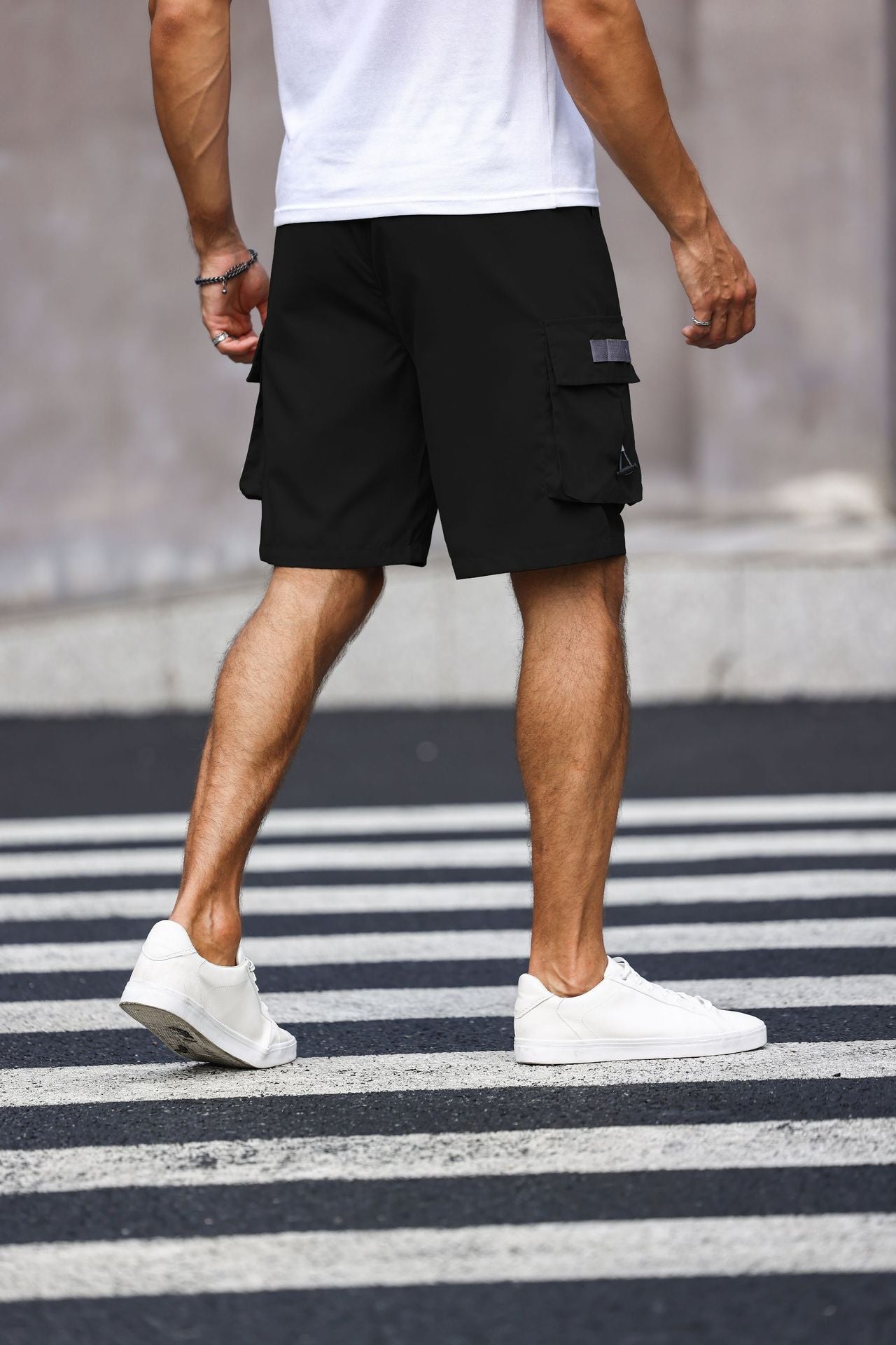 KZZ Men's Solid-Color Cargo Shorts with Flap Pockets