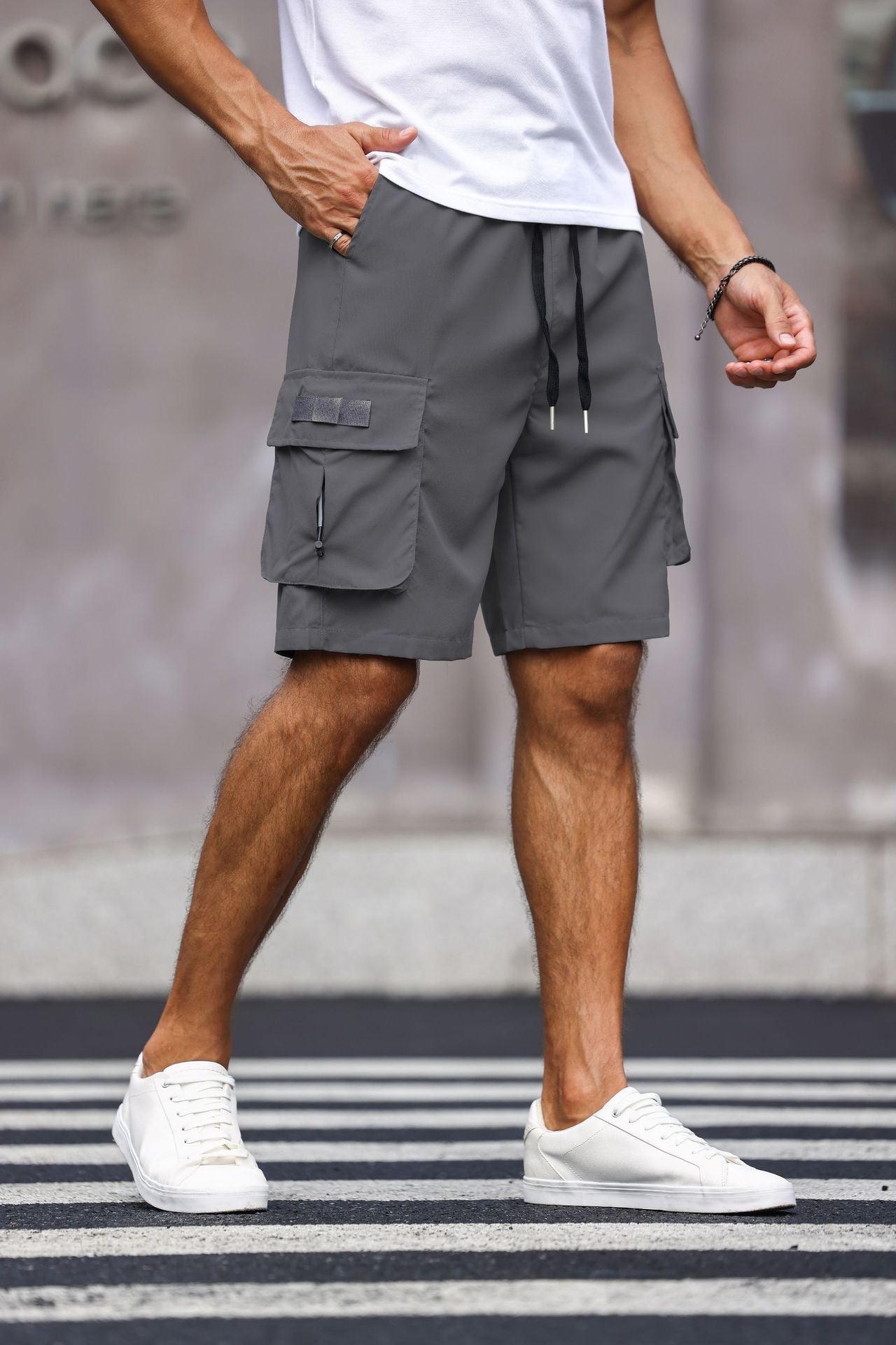 KZZ Men's Solid-Color Cargo Shorts with Flap Pockets
