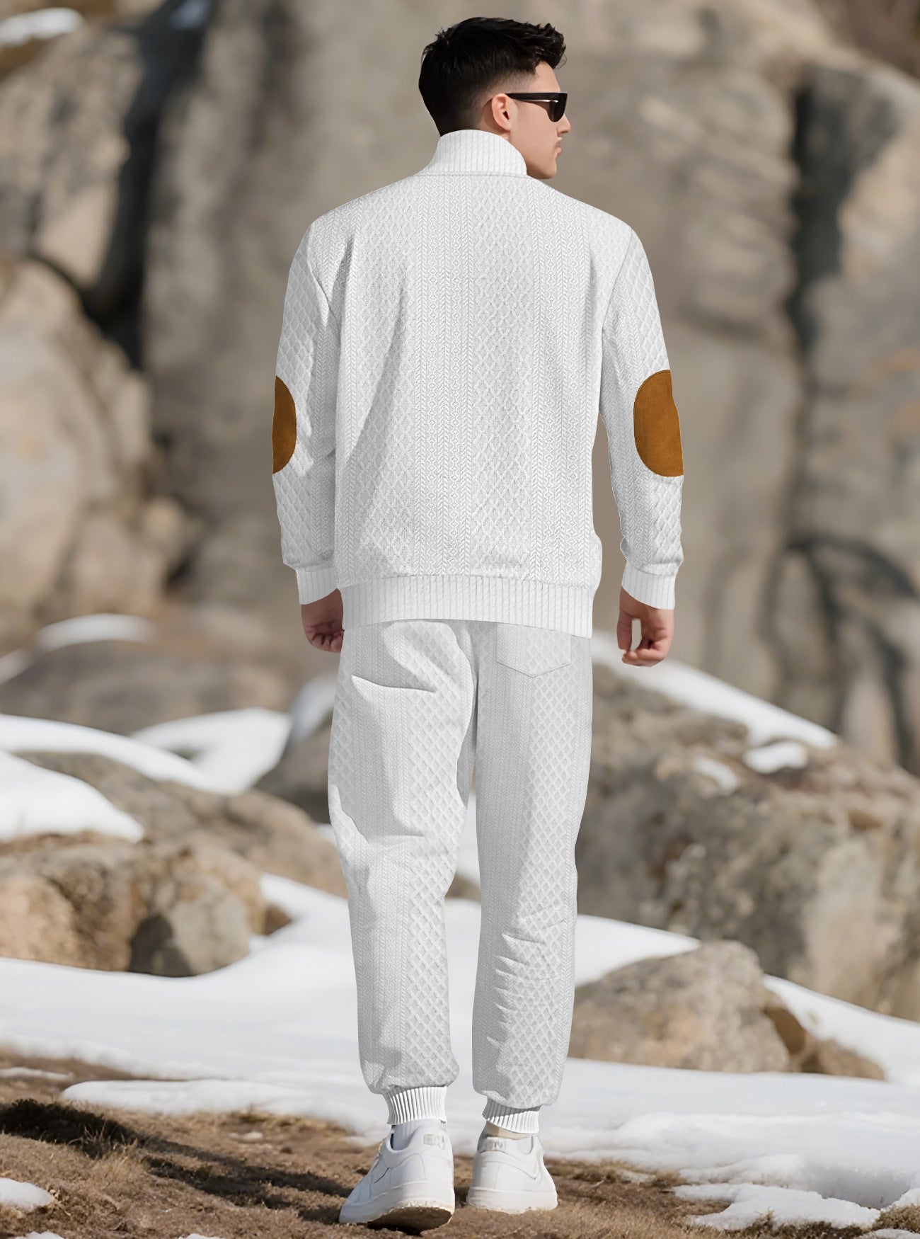 KZZ Men's knitted suit. The top features a half-placket and a high neckline, The fabric is thick.