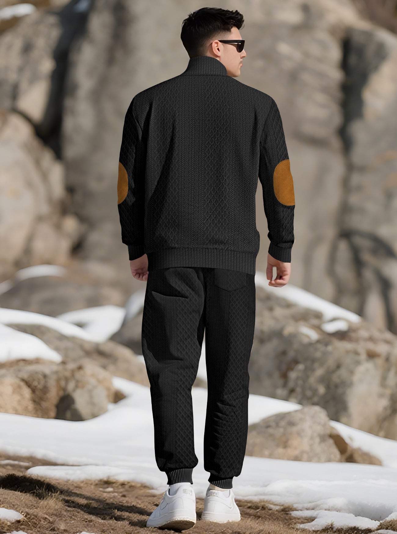 KZZ Men's knitted suit. The top features a half-placket and a high neckline, The fabric is thick.