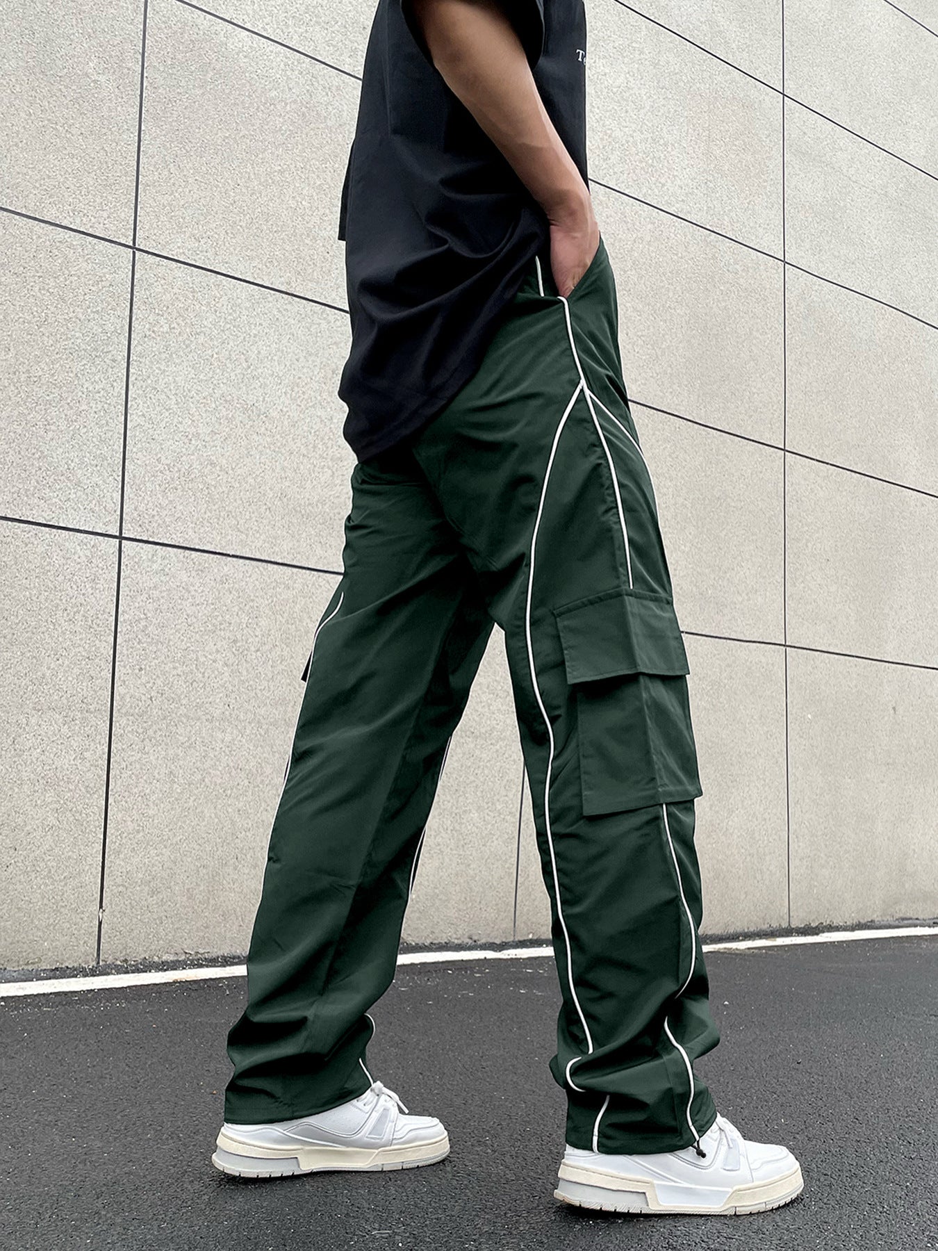 KZZ Men's Loose Letter Patched Contrast Binding Pocket  Cargo Pants